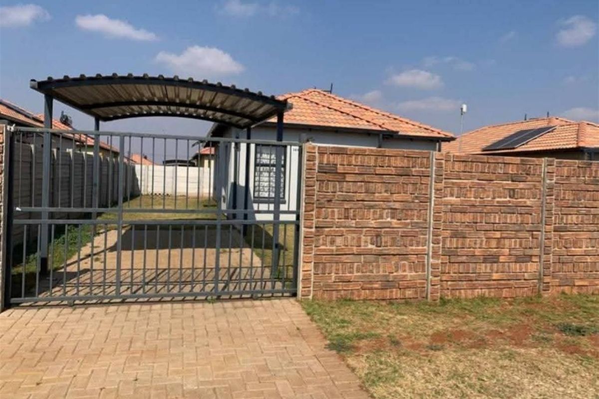 House To Rent in Protea Glen, Soweto - Photo 2