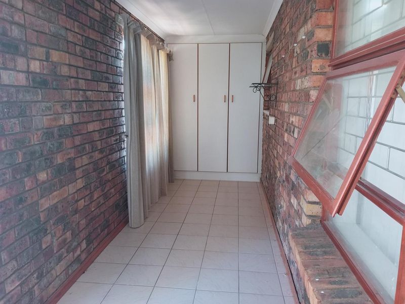 Starter Up or Scaling down?   This is for you - Photo 3