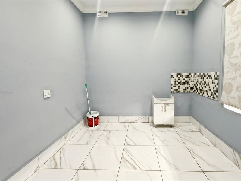 Commercial Property To Let - Photo 6
