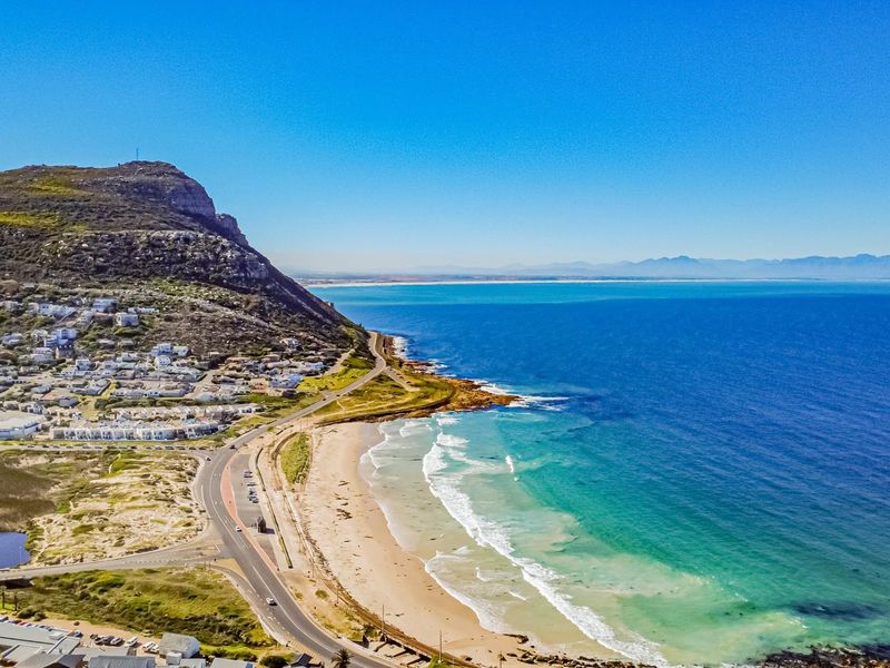 House For Sale in Cairnside, Simons Town - Photo 3