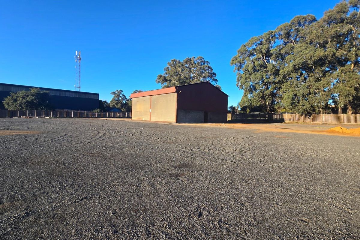 Expand Your Business Here - Workshop, Yard and Offices on 1.7HA - Photo 2