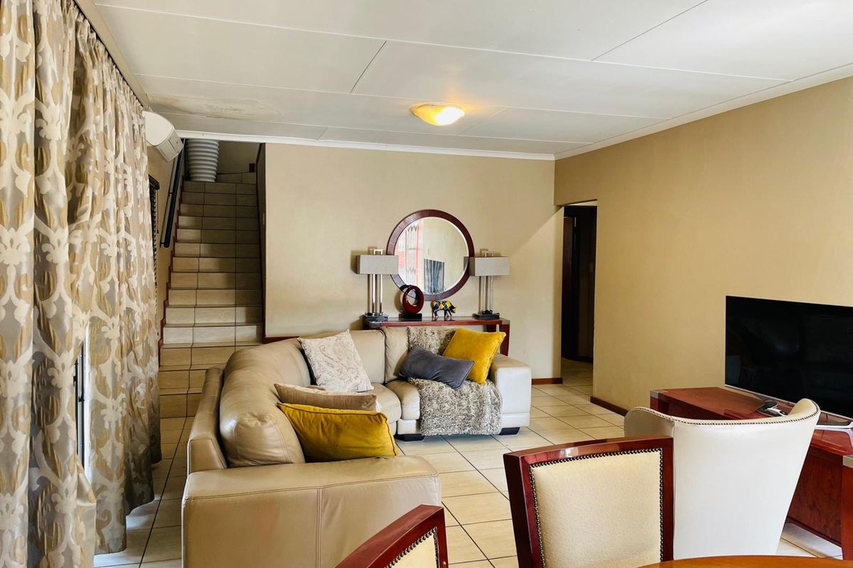 House To Rent in Noordwyk, Midrand - Photo 3