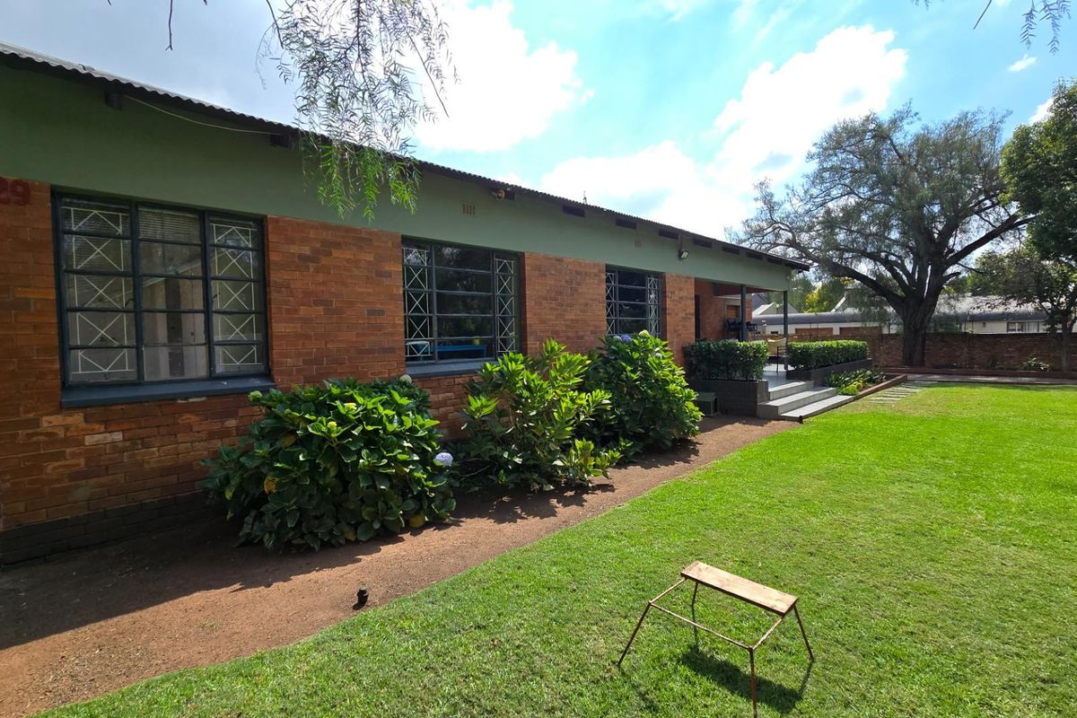 Space, Location and Potential - A Property Worth Seeing! - Photo 3