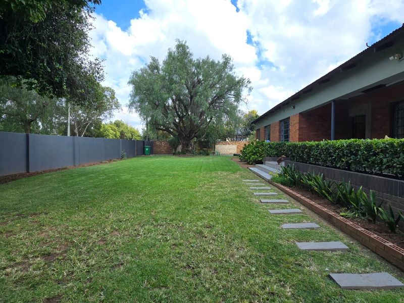 Space, Location and Potential - A Property Worth Seeing! - Photo 4