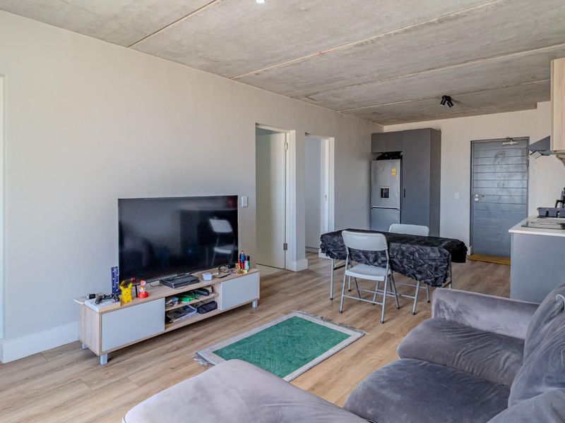 Two Bedroom Apartment For Sale in Pinelands, Cape Town - Photo 2