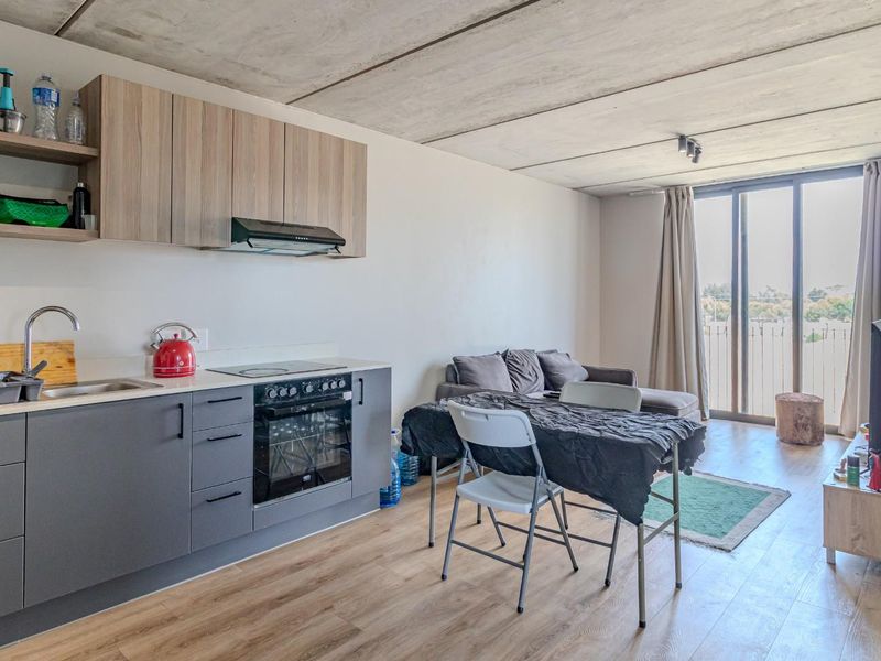 Two Bedroom Apartment For Sale in Pinelands, Cape Town - Photo 4