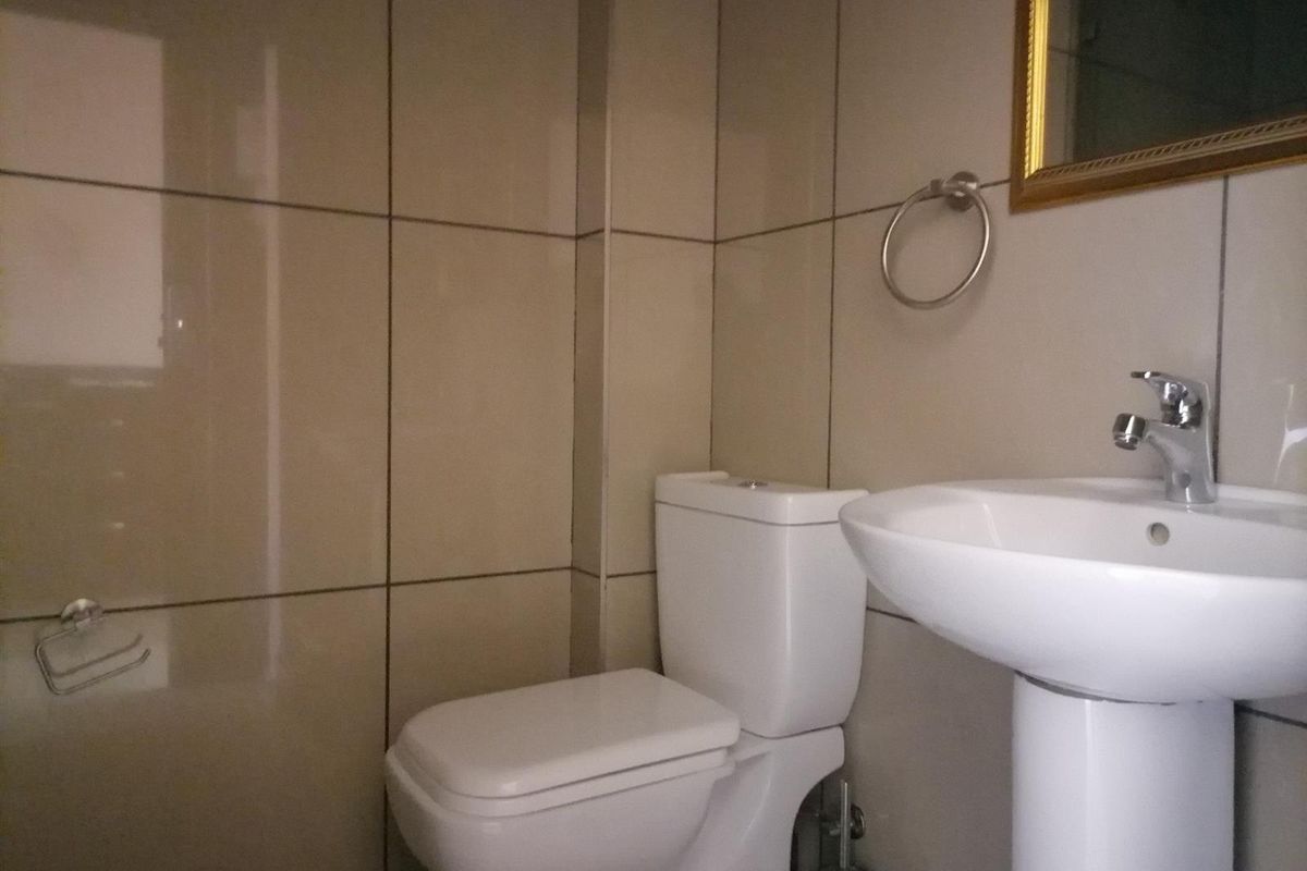 Bachelor apartment  To Rent in Ramsgate, Margate, KwaZulu Natal - Photo 3