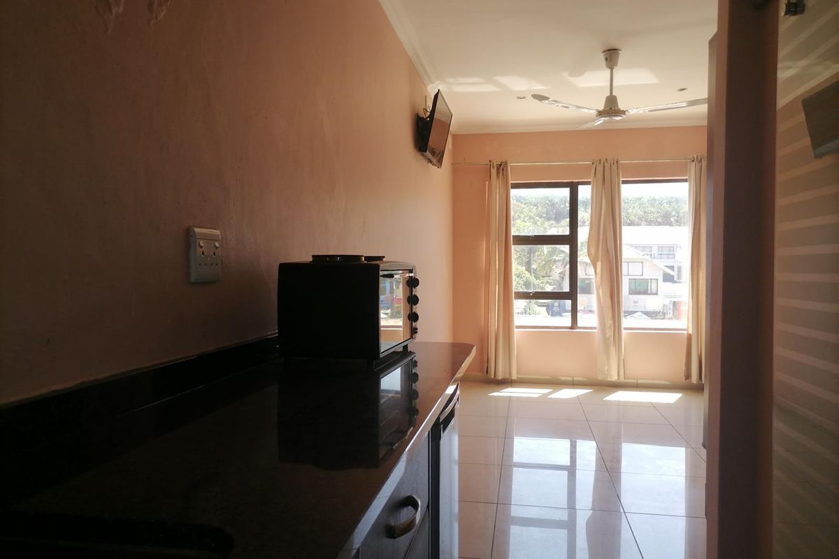 Bachelor Apartment To Rent in Ramsgate, Margate, KwaZulu Natal - Photo 3