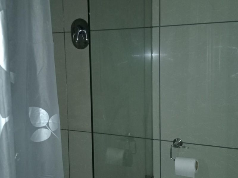 Bachelor Apartment To Rent in Ramsgate, Margate, KwaZulu Natal - Photo 5