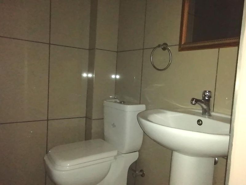 Studio Apartment To Rent in Ramsgate, Margate, KwaZulu Natal - Photo 5