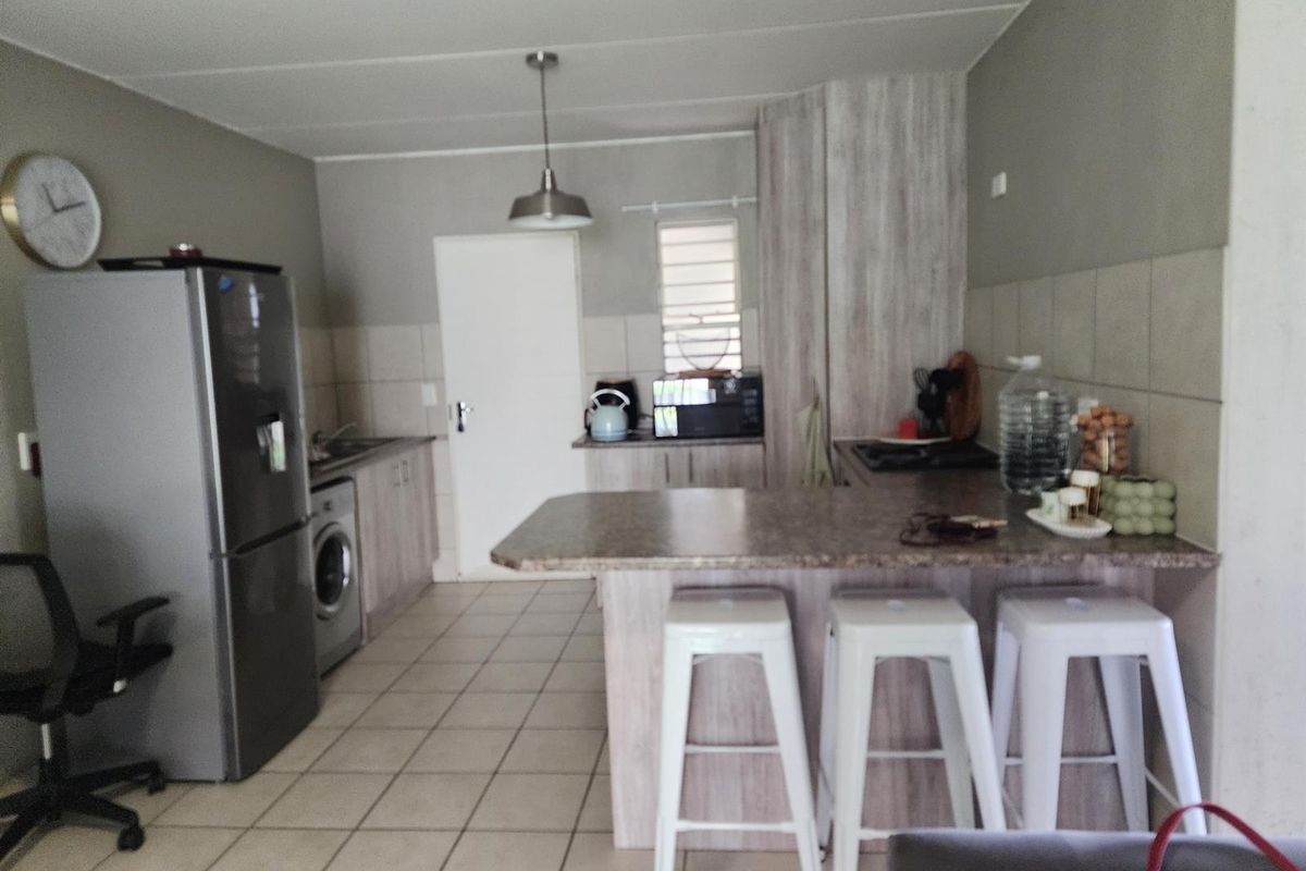 BEAUTIFUL 2BED 2BATH GROUNG FLOOR APARTMENT FOR SALE. - Photo 4