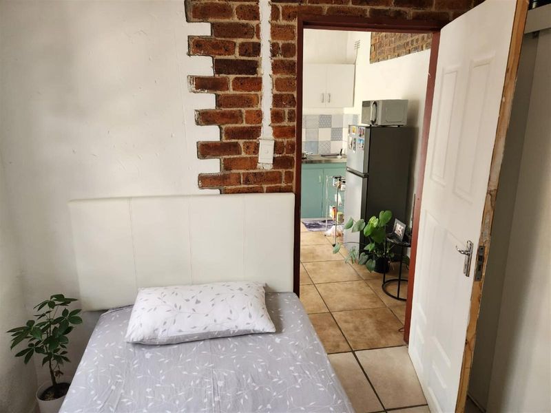 Cottage To Rent in Lyndhurst, Johannesburg - Photo 7