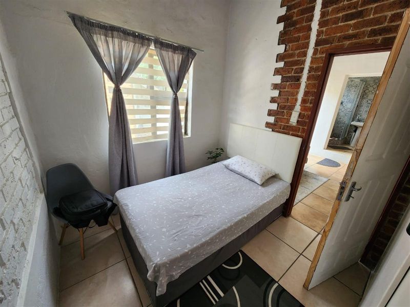 Cottage To Rent in Lyndhurst, Johannesburg - Photo 5
