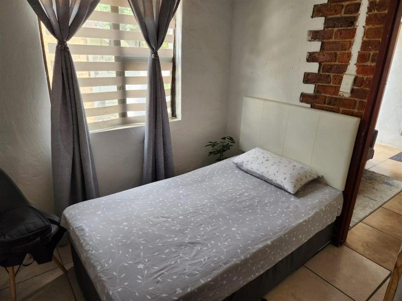 Cottage To Rent in Lyndhurst, Johannesburg - Photo 4