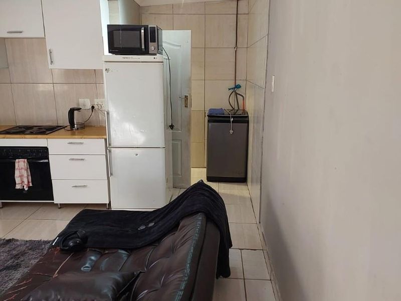 Cottage To Rent in Lyndhurst, Johannesburg - Photo 2