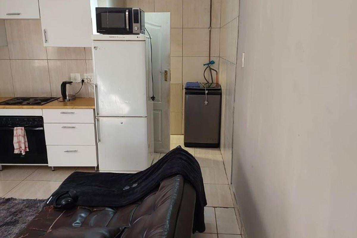 Cottage To Rent in Lyndhurst, Johannesburg - Photo 2