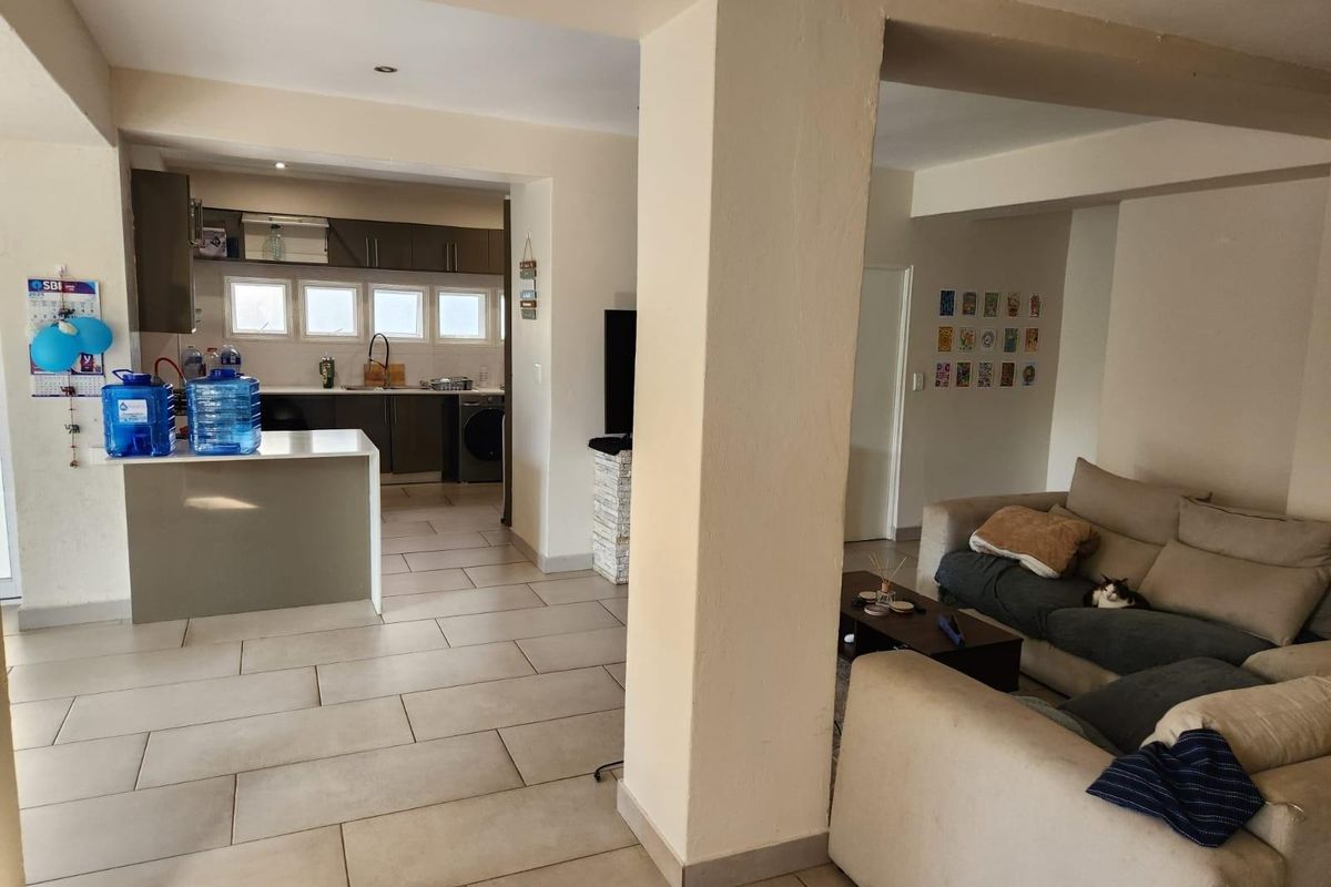 Cottage To Rent in Houghton Estate, Johannesburg - Photo 3