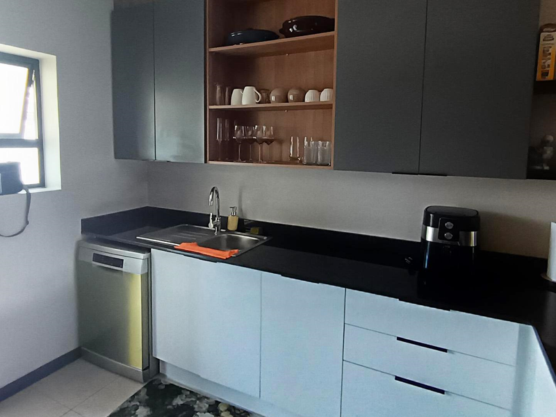 Apartment For Sale in Overbaakens Port Elizabeth - Photo 2