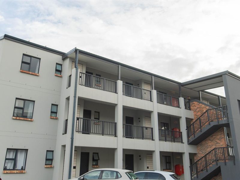 Apartment For Sale in Overbaakens Port Elizabeth - Photo 6