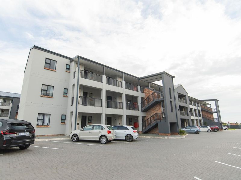 Apartment For Sale in Overbaakens Port Elizabeth - Photo 5
