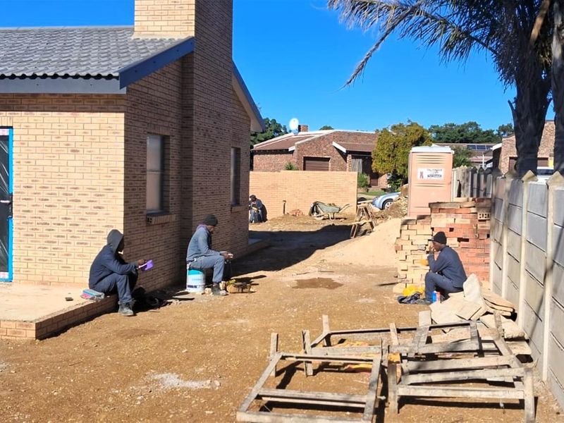 Modern 4 Bedroom, 3 Bathroom Home for Sale in Noorsekloof - Stylish New Build with Premium Finishes - Photo 2