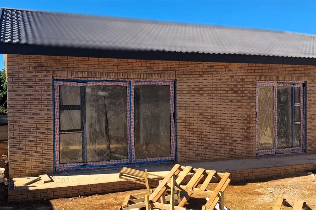 Modern 4 Bedroom, 3 Bathroom Home for Sale in Noorsekloof - Stylish New Build with Premium Finishes - Photo 4