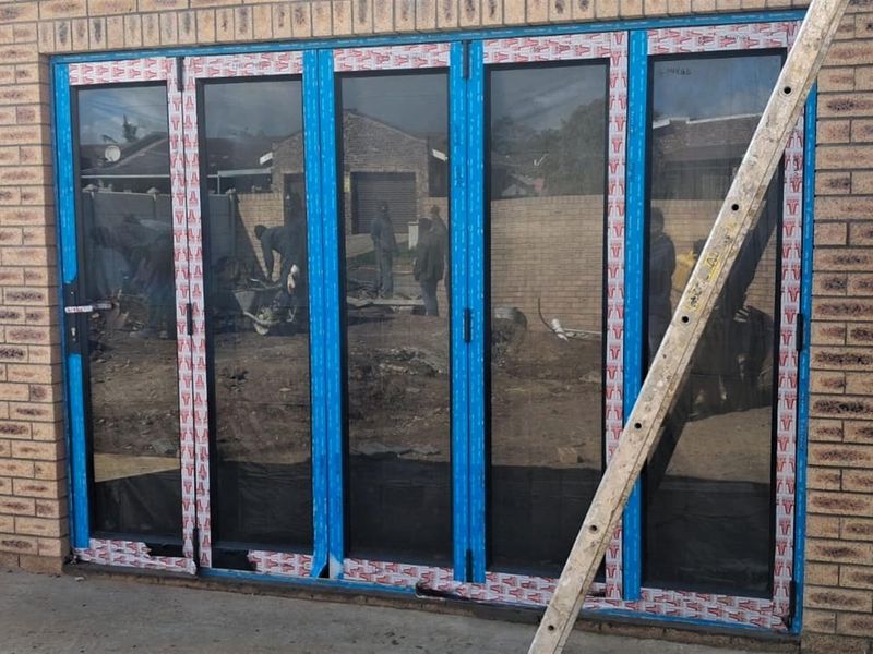 Modern 4 Bedroom, 3 Bathroom Home for Sale in Noorsekloof - Stylish New Build with Premium Finishes - Photo 8