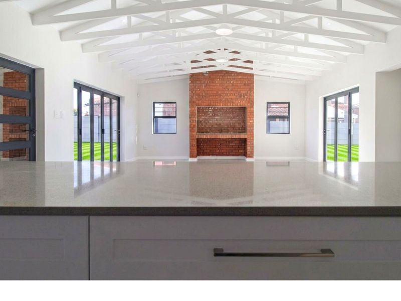 Modern 3 Bedroom, 2 Bathroom Home for Sale in Noorsekloof - Stylish New Build with Premium Finishes - Photo 2