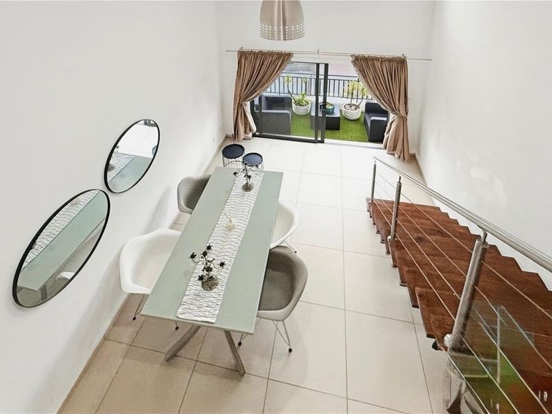 Stylish Fully Furnished Loft Apartment in Prestigious Dainfern - Photo 5