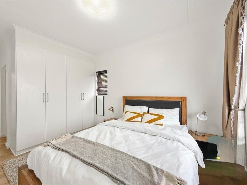 Stylish Fully Furnished Loft Apartment in Prestigious Dainfern - Photo 3