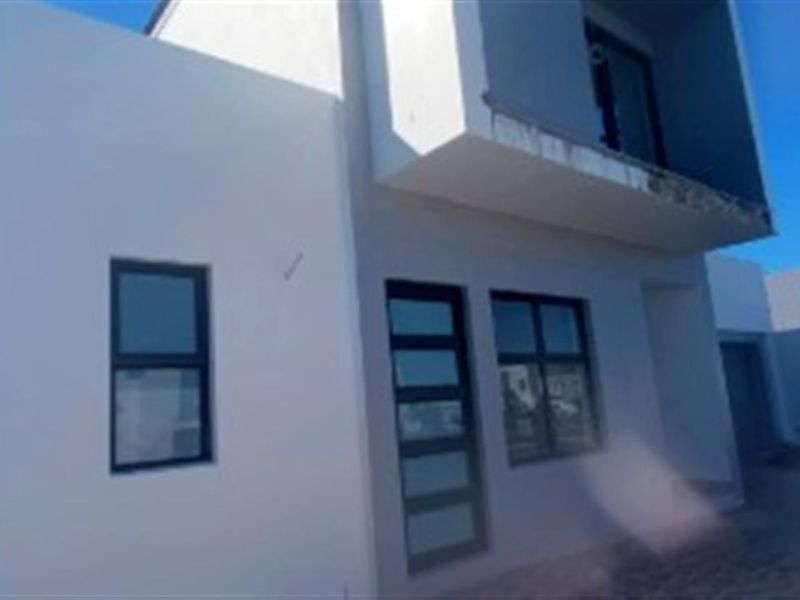 6 BEDROOM 6 BATHROOM MODERN HOUSE IN SANDOWN - Photo 3