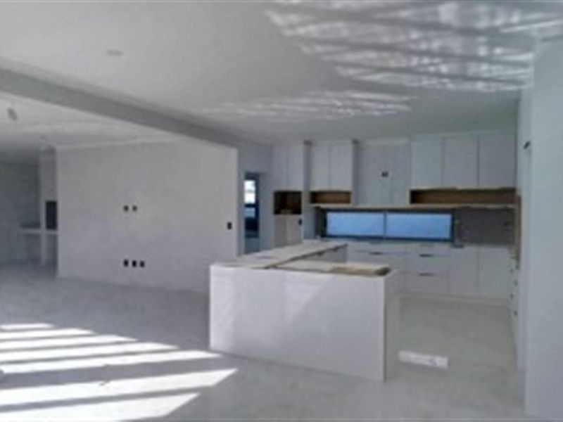 6 BEDROOM 6 BATHROOM MODERN HOUSE IN SANDOWN - Photo 4