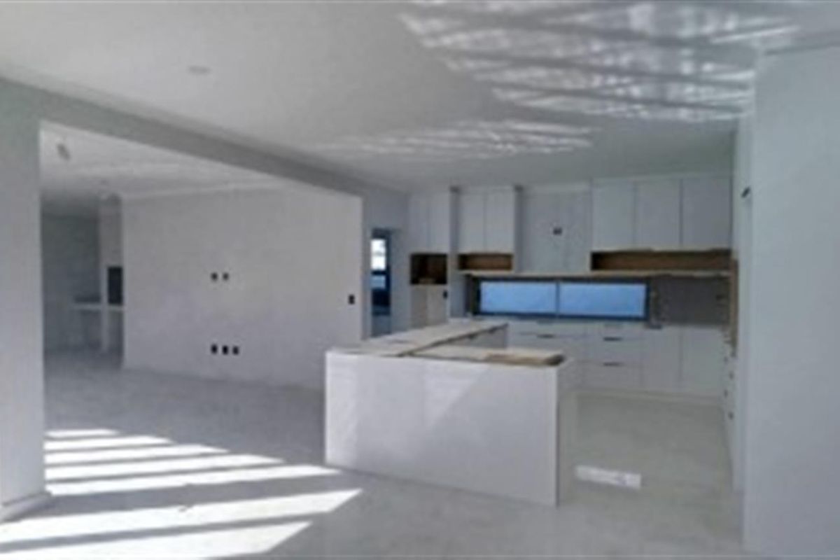 6 BEDROOM 6 BATHROOM MODERN HOUSE IN SANDOWN - Photo 4