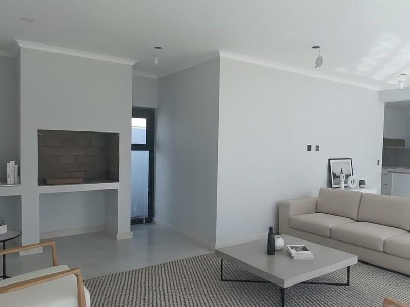 6 BEDROOM 6 BATHROOM MODERN HOUSE IN SANDOWN - Photo 2