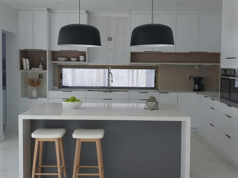 6 BEDROOM 6 BATHROOM MODERN HOUSE IN SANDOWN - Photo 3