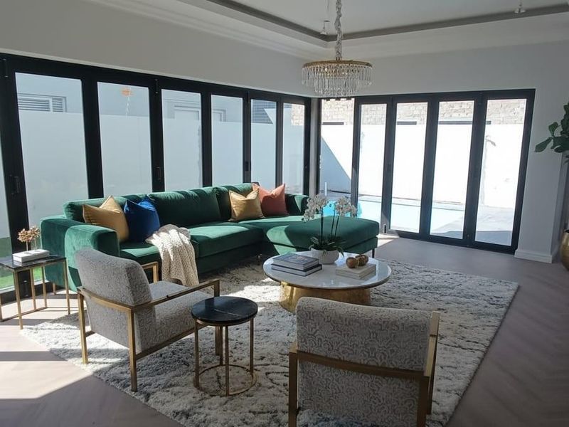 6 BEDROOM 6 BATHROOM MODERN HOUSE IN SANDOWN - Photo 4