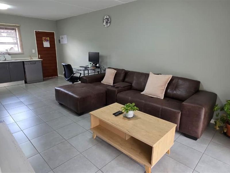 Beautiful Finished Simplex in Terenure, Kempton Park!!!! - Photo 2