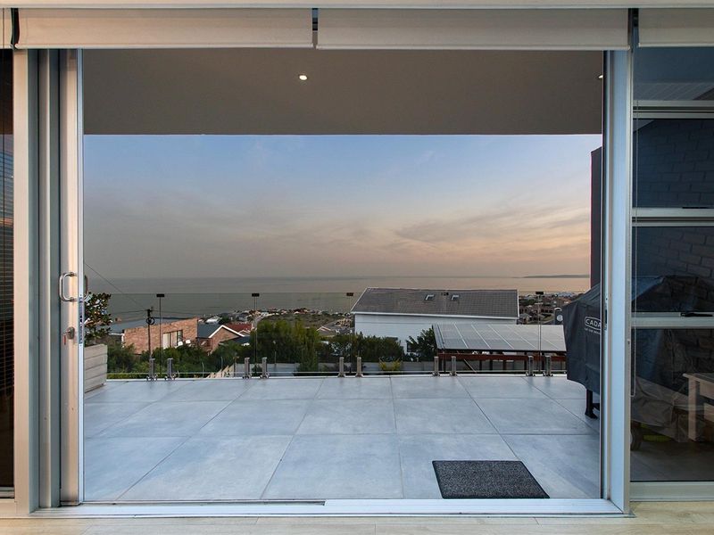 Apartment To Rent in Dana Bay, Mossel Bay - Photo 7