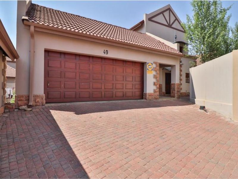 House For Sale in Sought After Security Complex - Photo 2