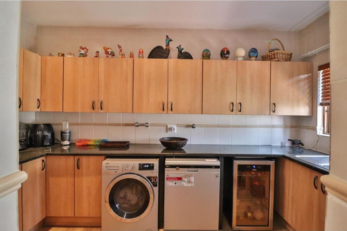 House For Sale in Sought After Security Complex - Photo 5