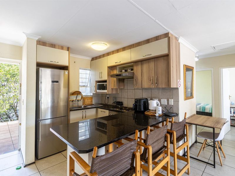 Fantastic 2-Bed Apartment in Morningside Hills, Sandton - Photo 2