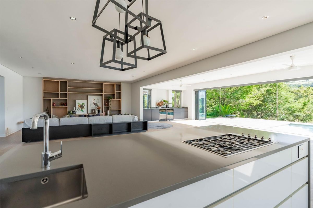 Spacious Entertainer’s Home with Conservancy Views and Flatlet - Photo 5