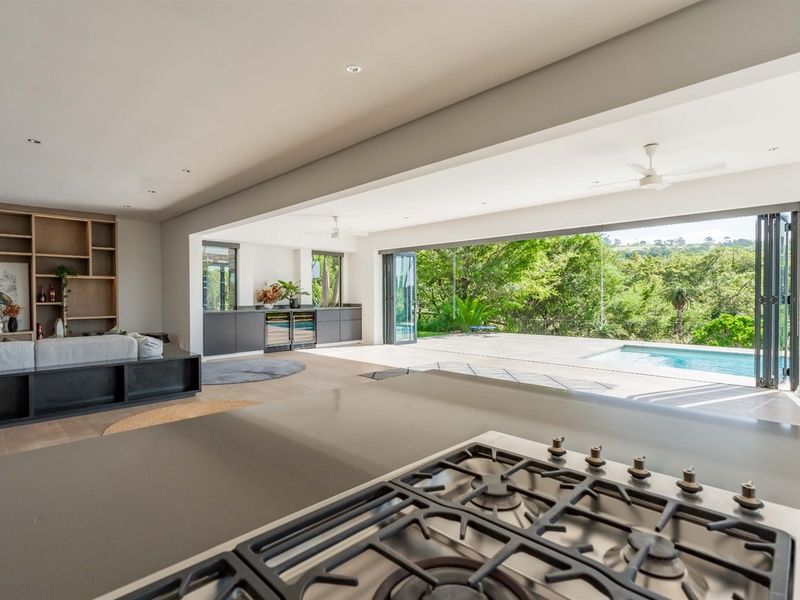 Spacious Entertainer’s Home with Conservancy Views and Flatlet - Photo 4