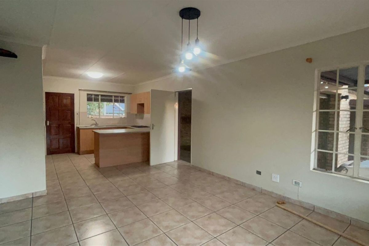 2-Bedroom Townhouse For Sale in Sasolburg Central, Sasolburg - Photo 5