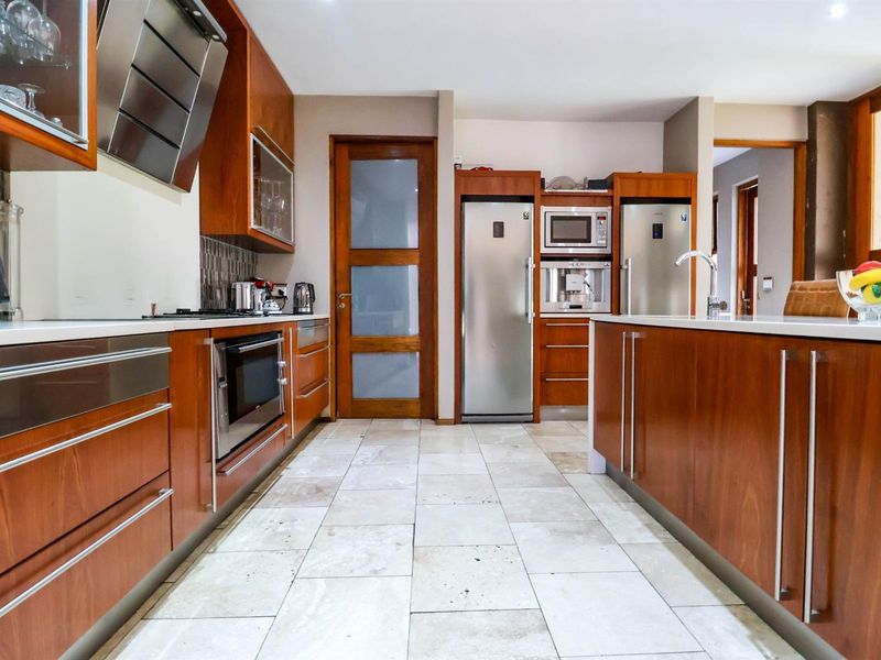 4 Bedroom House for sale in Bryanston, Sandton - Photo 3