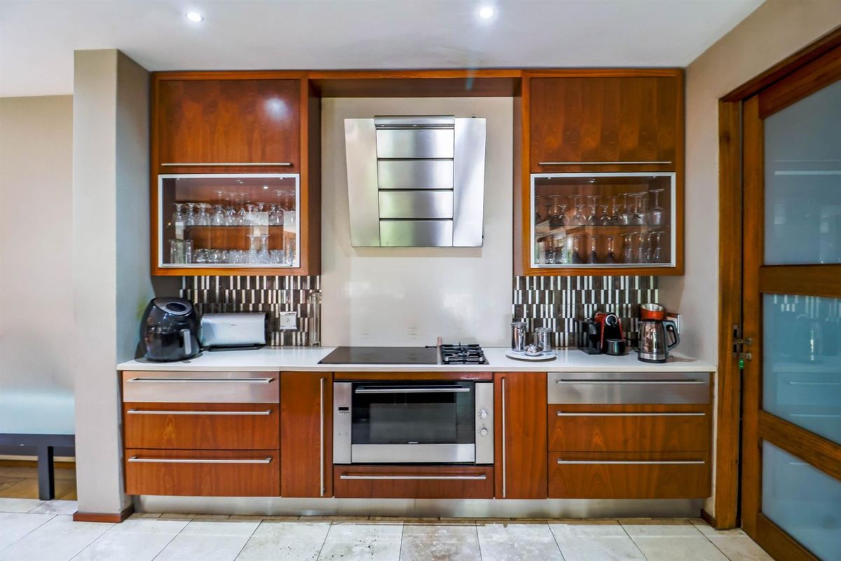 4 Bedroom House for sale in Bryanston, Sandton - Photo 4