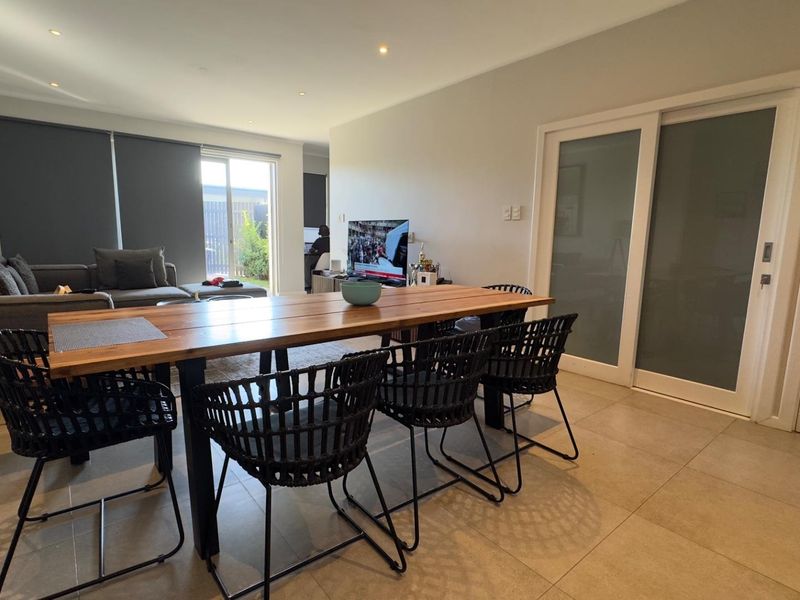 Elegant Design Meets Everyday Convenience - Photo 8