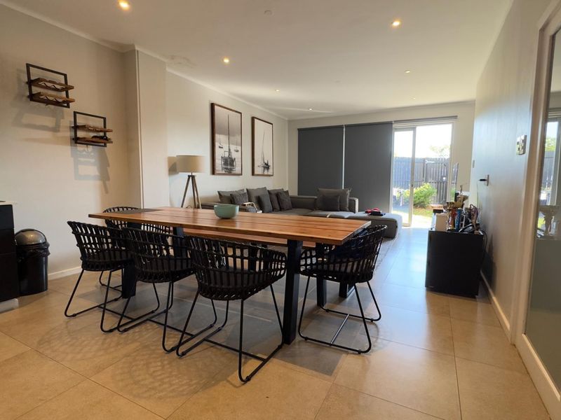 Elegant Design Meets Everyday Convenience - Photo 7