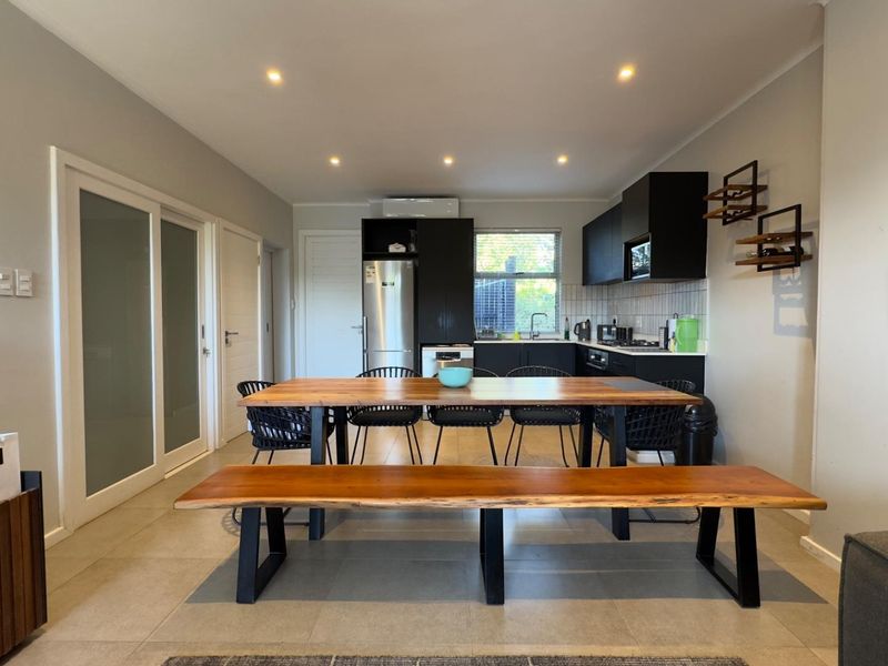 Elegant Design Meets Everyday Convenience - Photo 10