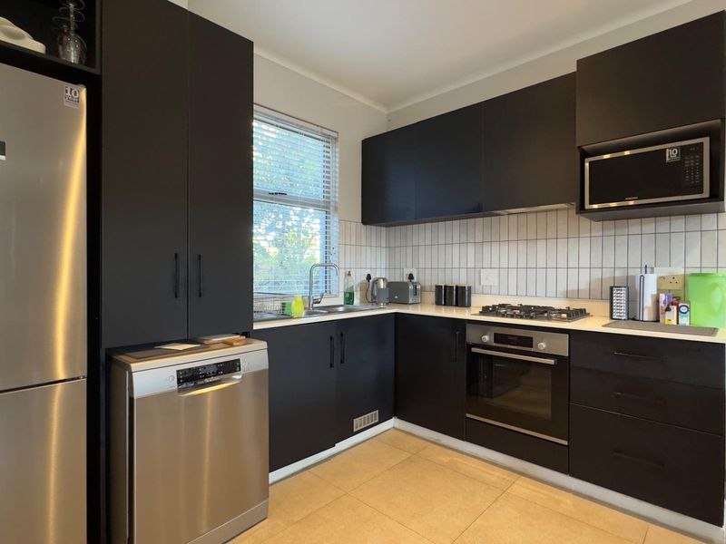 Elegant Design Meets Everyday Convenience - Photo 2